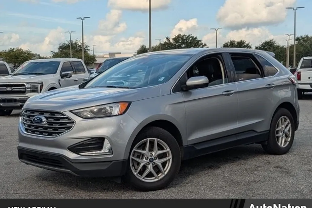 2022 Ford Edge SEL photo 1