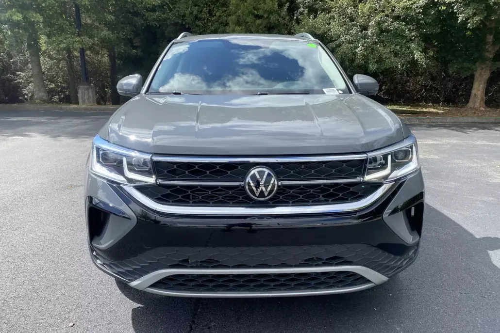 2022 Volkswagen Taos SEL photo 1
