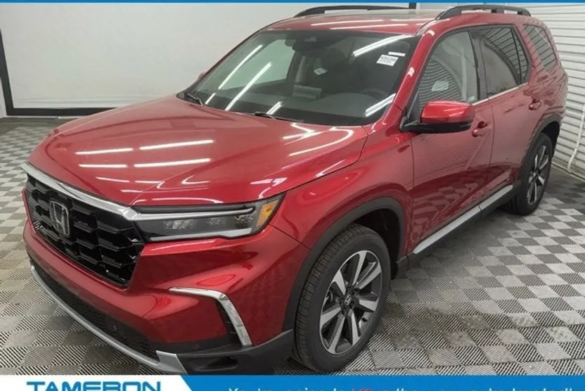 2025 Honda Pilot Touring photo 1