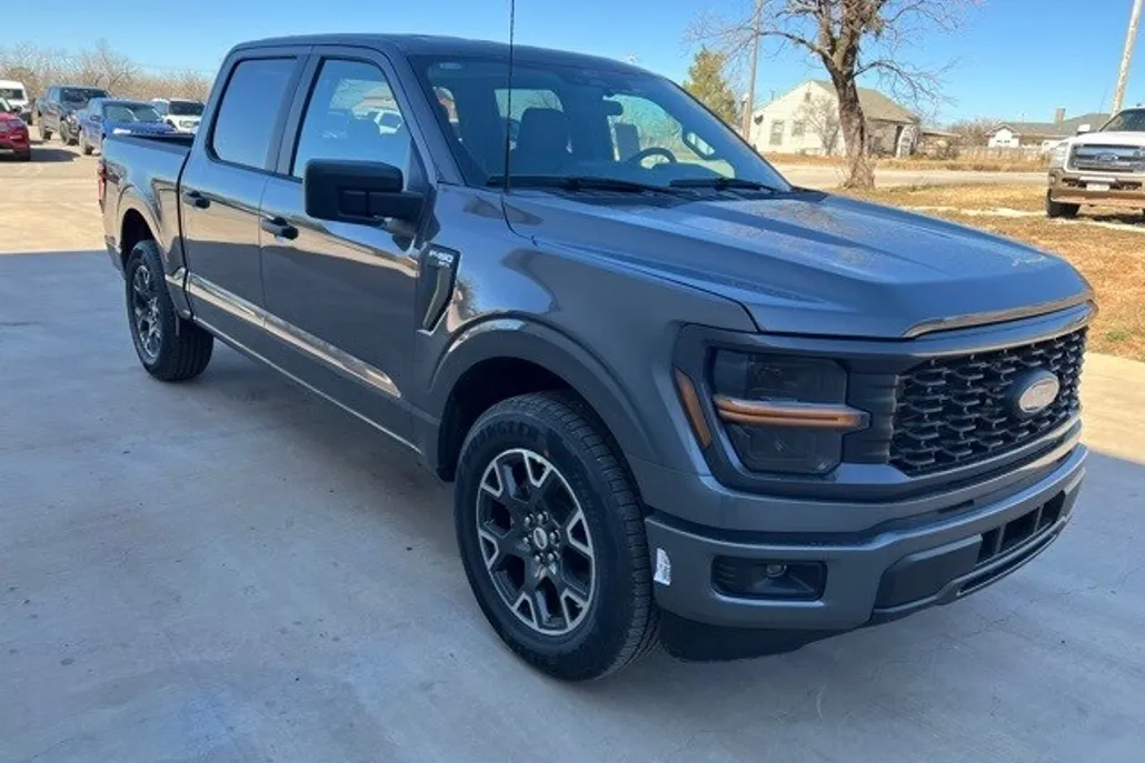 2025 Ford F-150 STX photo 1