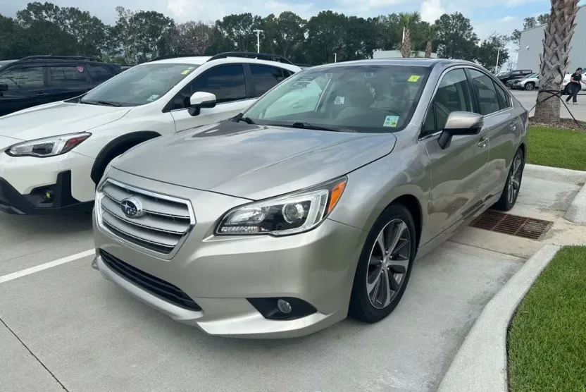 2017 Subaru Legacy 2.5i photo 1