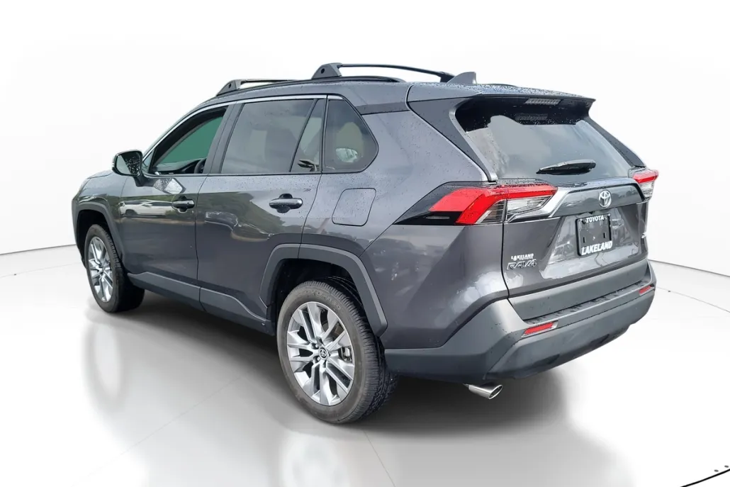 2024 Toyota RAV4 XLE Premium photo 1