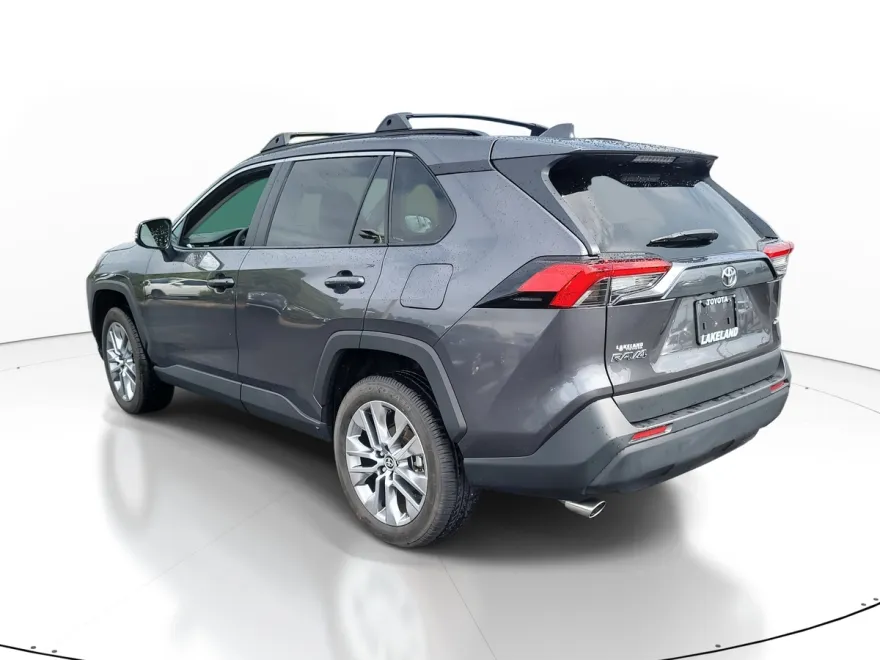 2024 Toyota RAV4 XLE Premium photo 1
