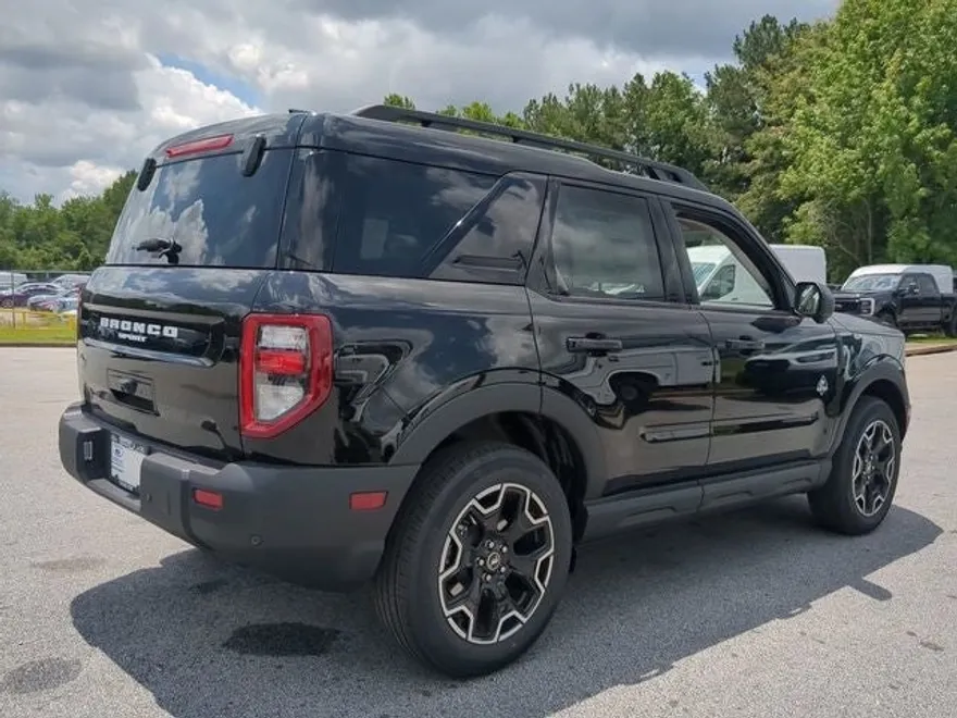 2025 Ford Bronco Sport Outer Banks photo 1
