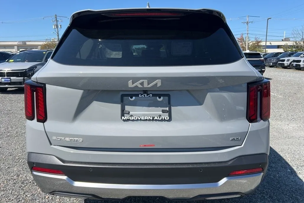 2026 Kia Sorento S photo 1