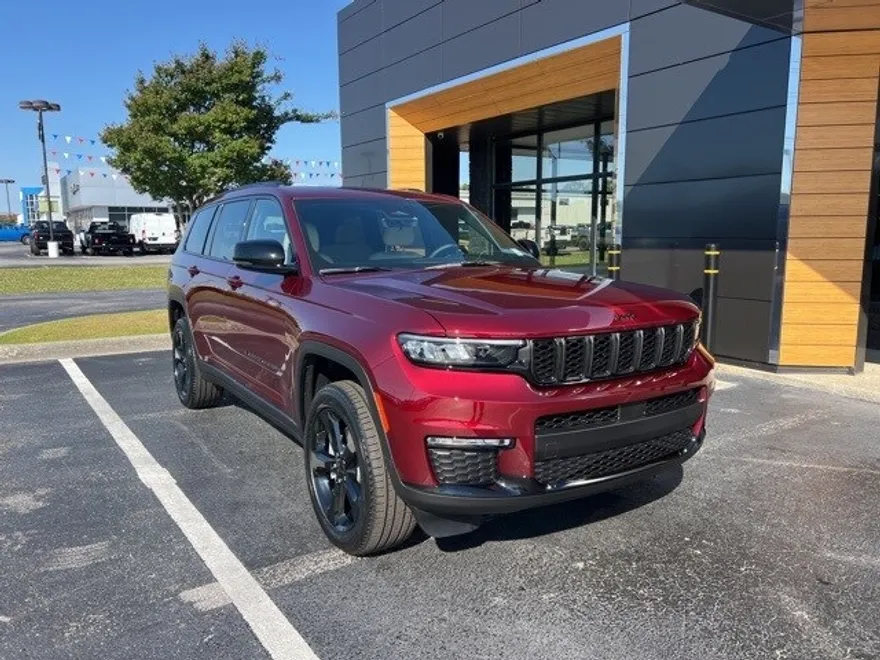 2025 Jeep Grand Cherokee Limited photo 1