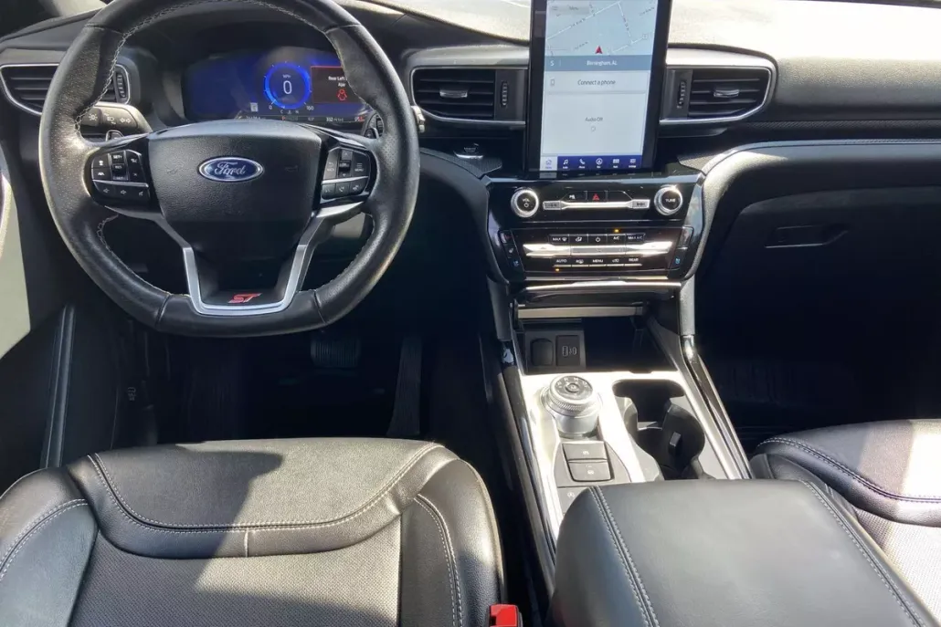 2023 Ford Explorer ST photo 1