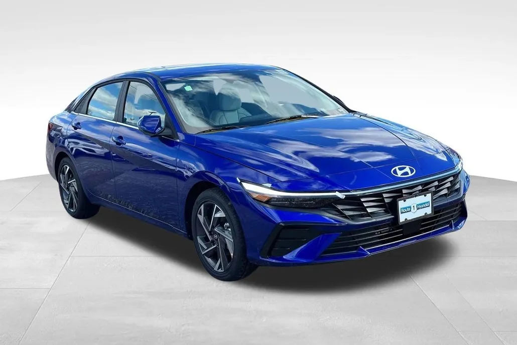 2025 Hyundai Elantra Limited photo 1