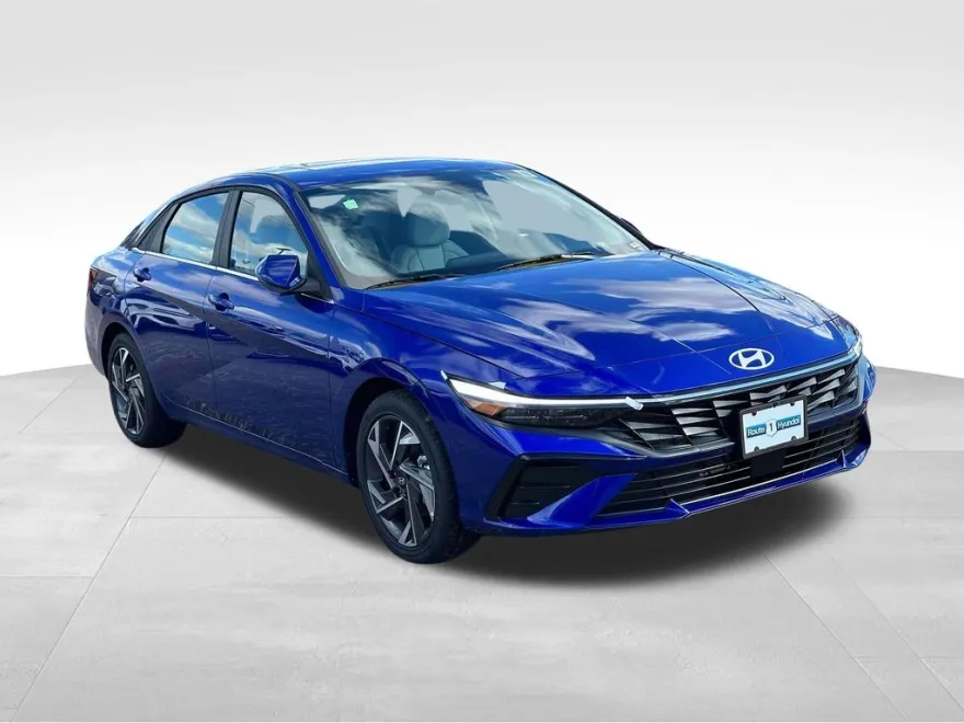 2025 Hyundai Elantra Limited photo 1