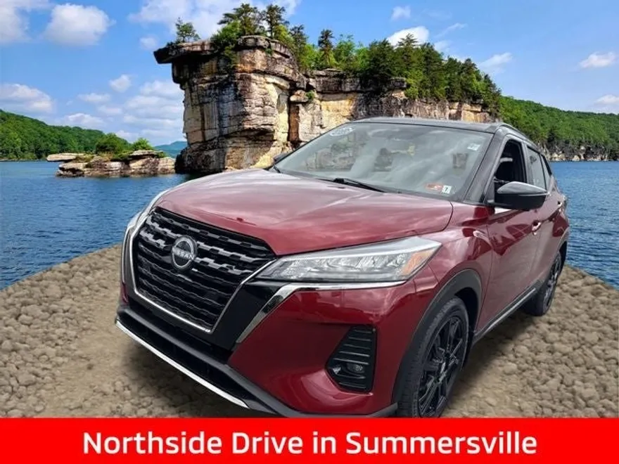 2023 Nissan Kicks SR photo 1