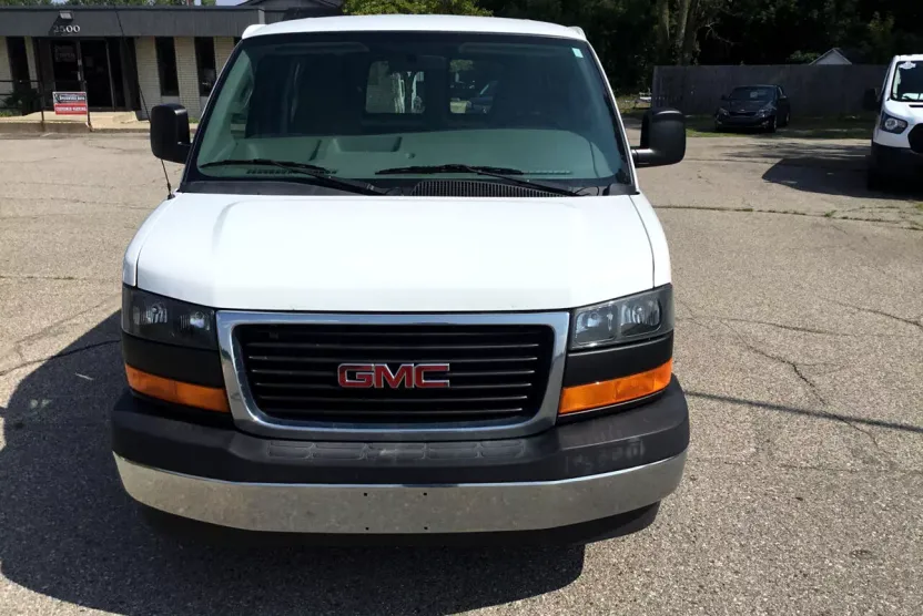 2017 Gmc Savana 2500 Cargo photo 1