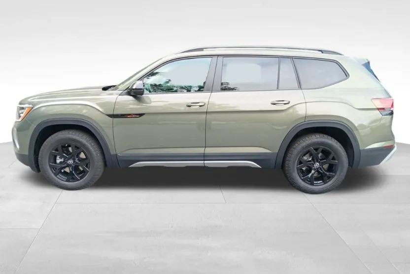 2025 Volkswagen Atlas Peak Edition photo 1