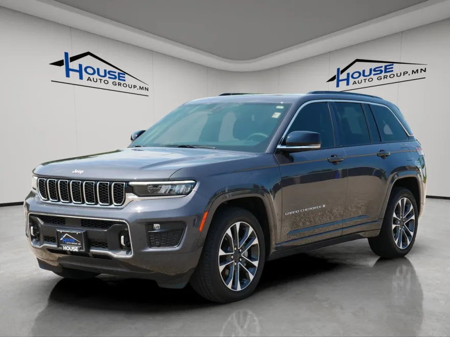 2024 Jeep Grand Cherokee Overland photo 1