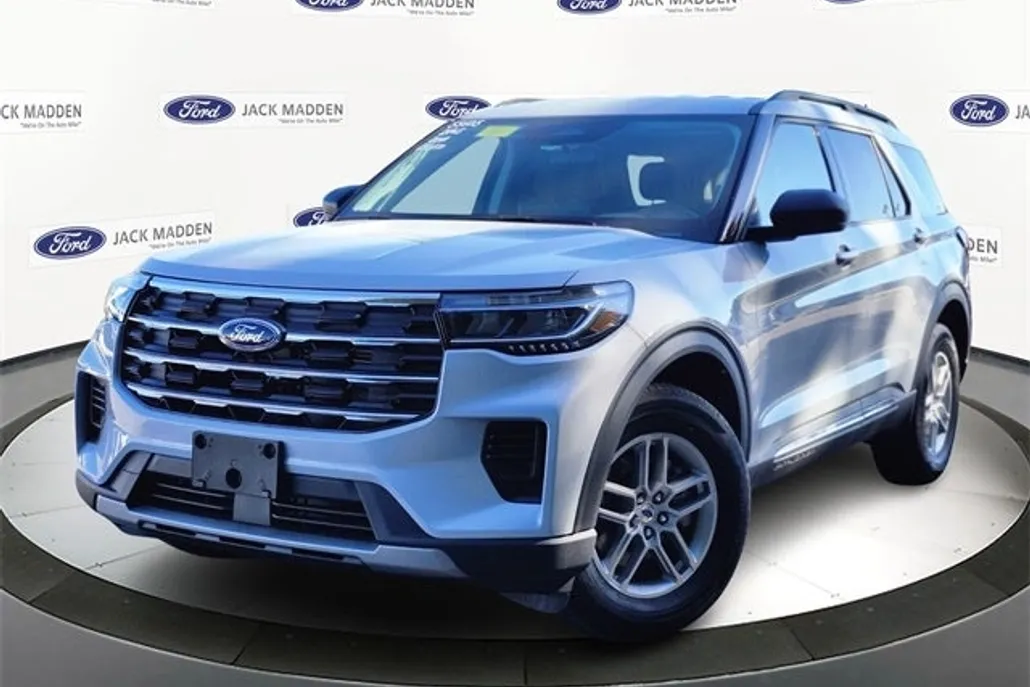 2025 Ford Explorer photo 1