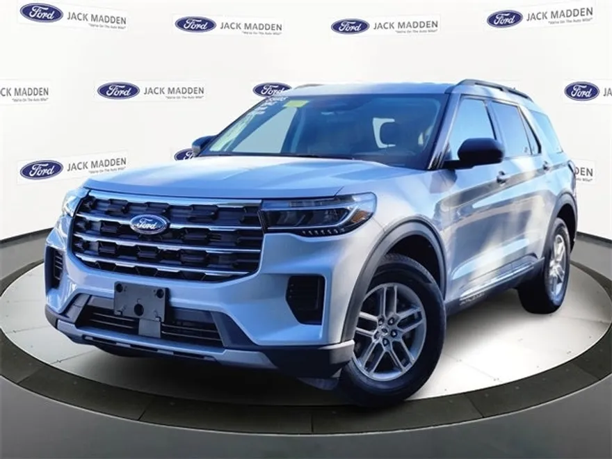 2025 Ford Explorer photo 1