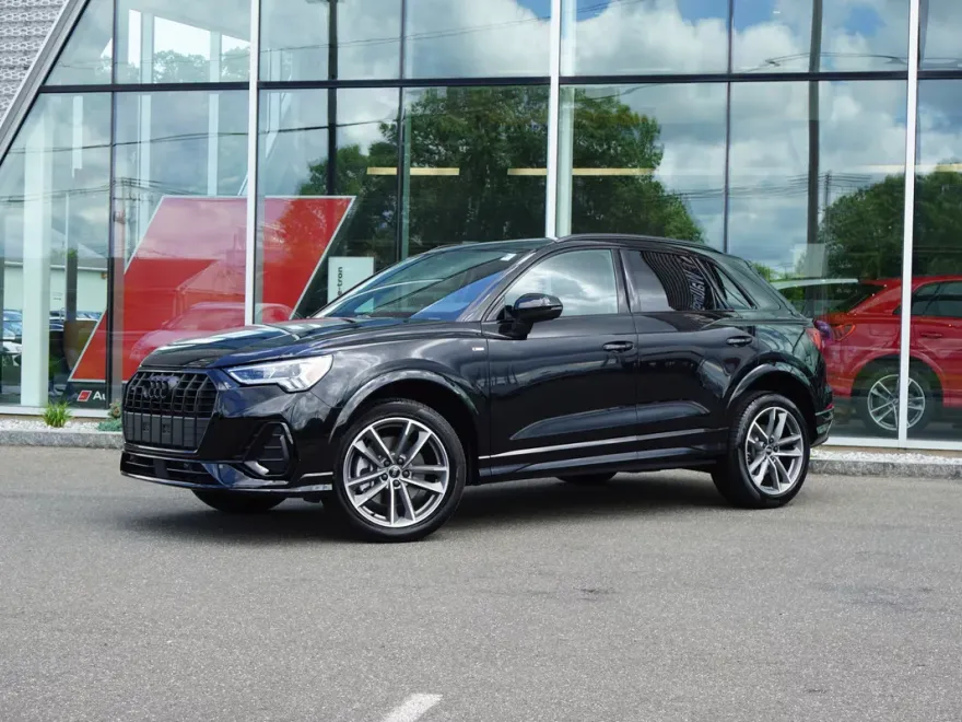 2025 Audi Q3 S line Premium photo 1