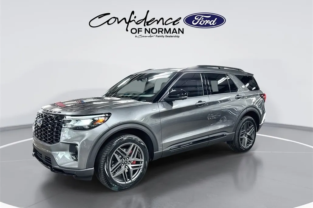 2025 Ford Explorer ST-Line photo 1