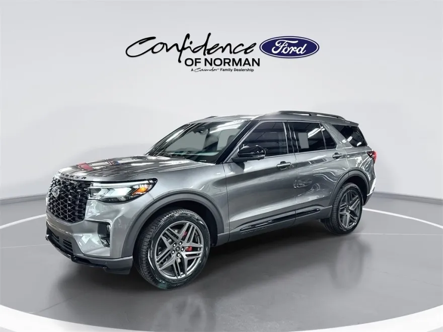 2025 Ford Explorer ST-Line photo 1