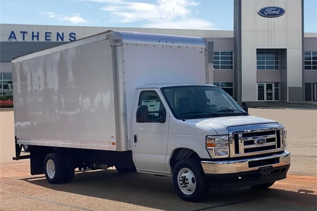 2025 Ford E-450 photo 1
