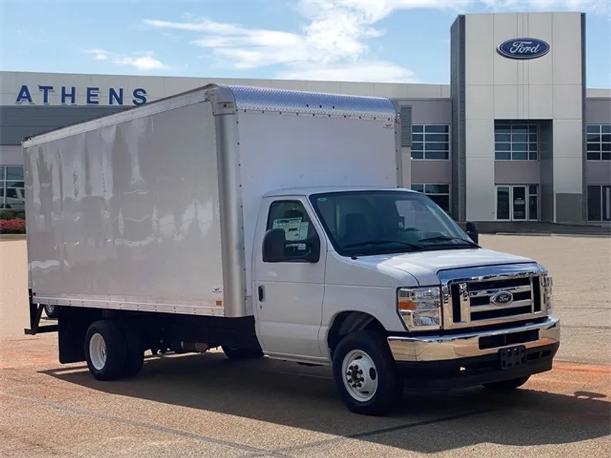 2025 Ford E-450 photo 1