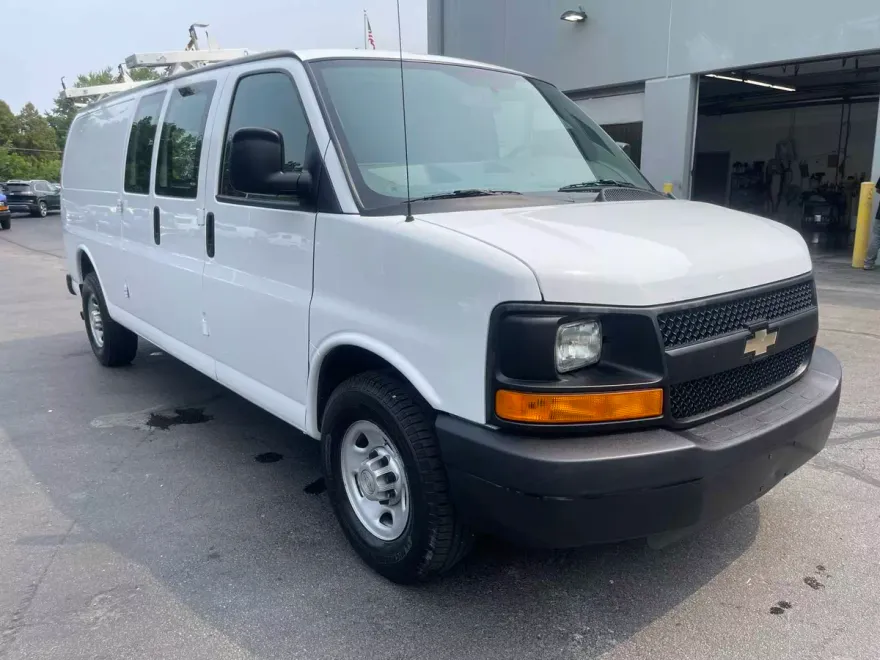 2013 Chevrolet Express photo 1
