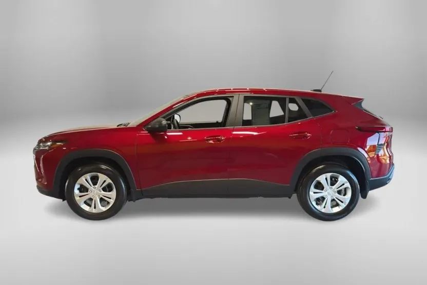 2025 Chevrolet Trax LS photo 1