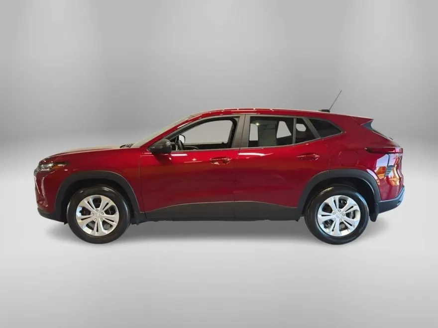 2025 Chevrolet Trax LS photo 1