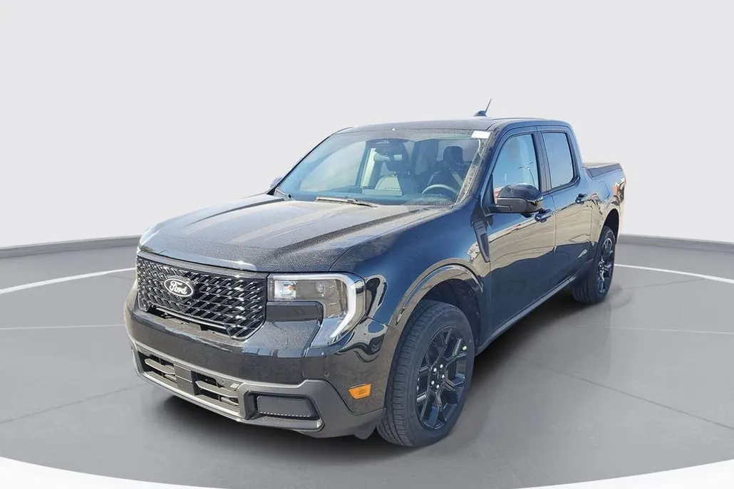 2025 Ford Maverick Lariat photo 1