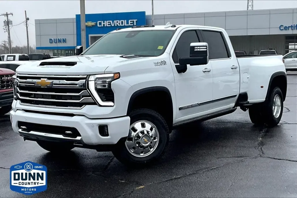 2025 Chevrolet Silverado 3500HD High Country photo 1