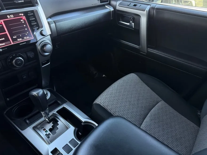 2020 Toyota 4Runner SR5 4WD photo 1