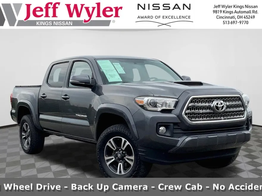 2016 Toyota Tacoma Double Cab photo 1