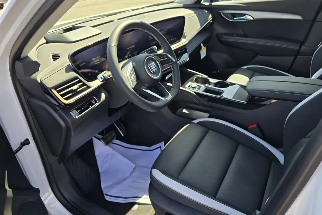 2025 Buick Envision Sport Touring photo 1