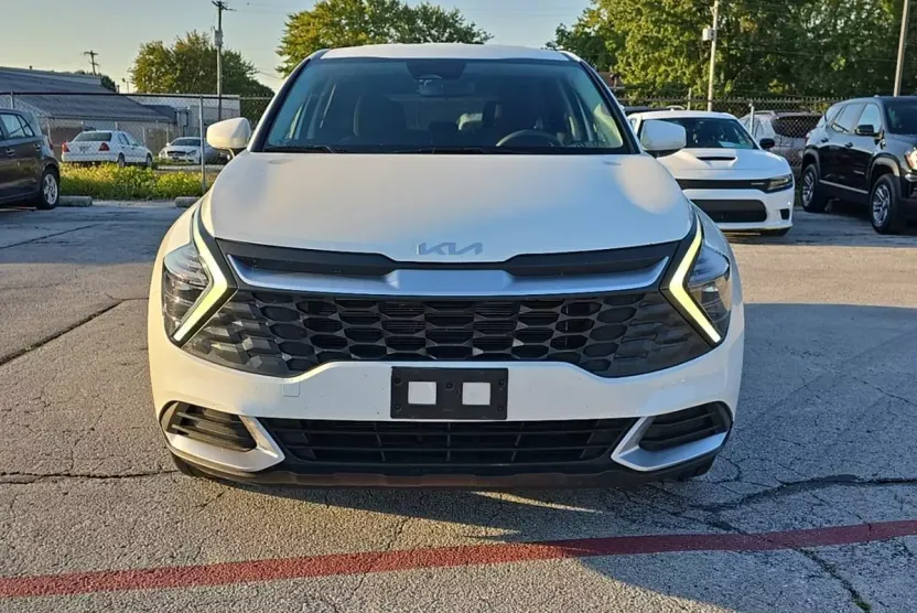 2024 Kia Sportage LX photo 1