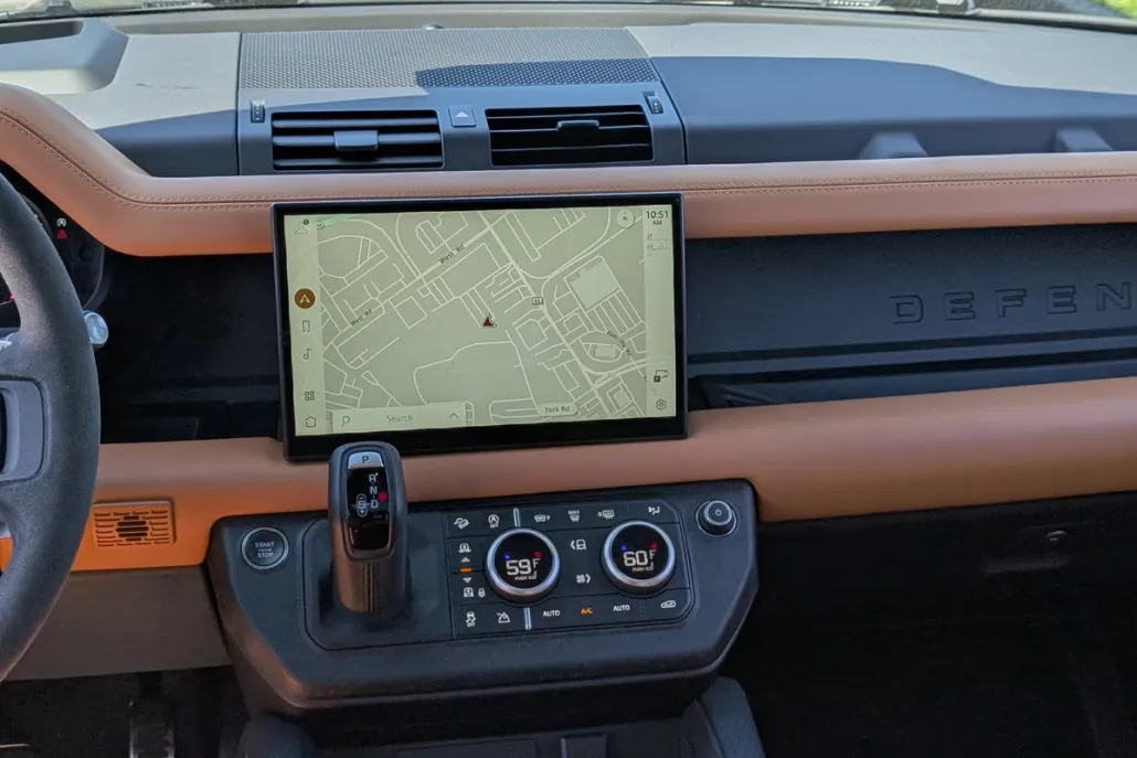 2024 Land Rover Defender V8 photo 1