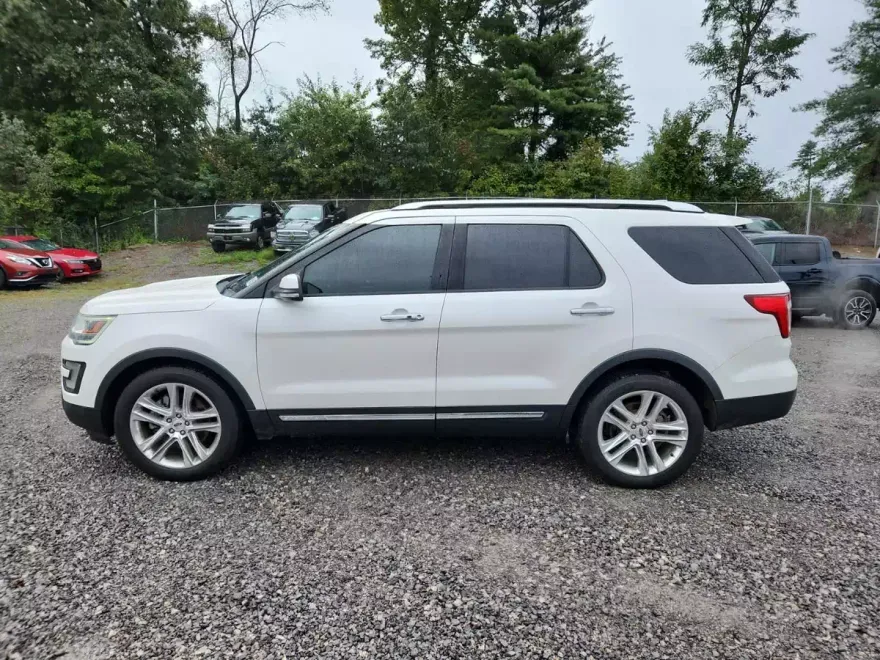 2017 Ford Explorer Limited photo 1