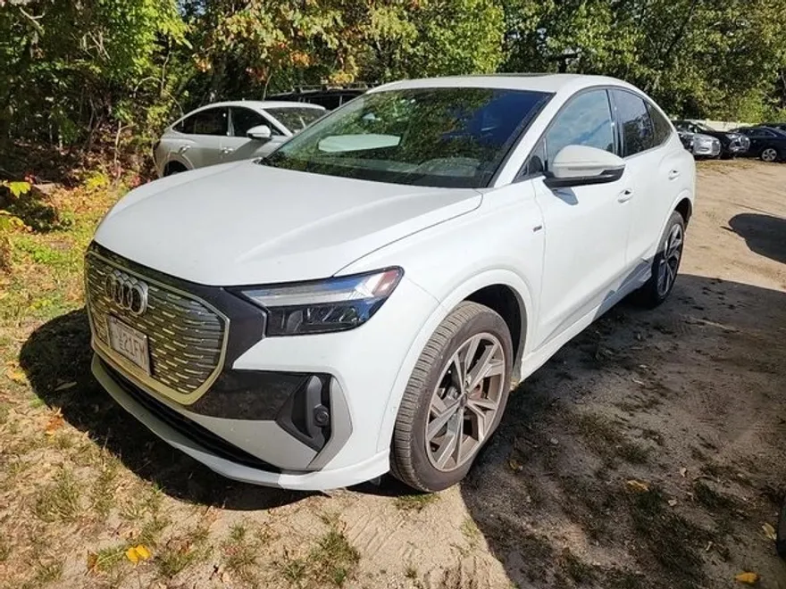 2024 Audi Q4 E-tron Premium Plus photo 1