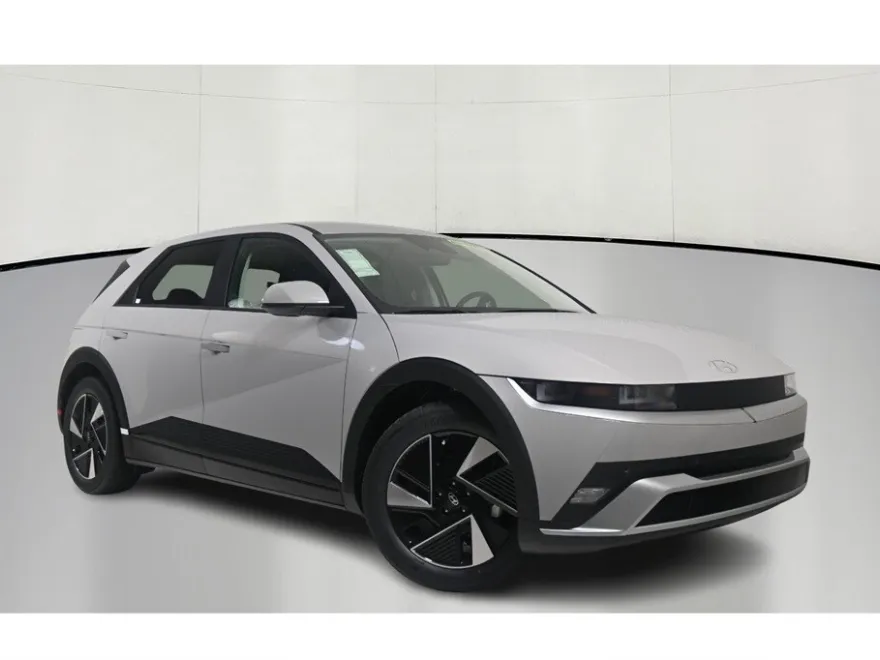 2025 Hyundai Ioniq 5 SE photo 1