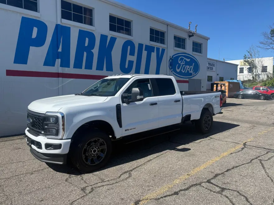 2025 Ford F-350 photo 1