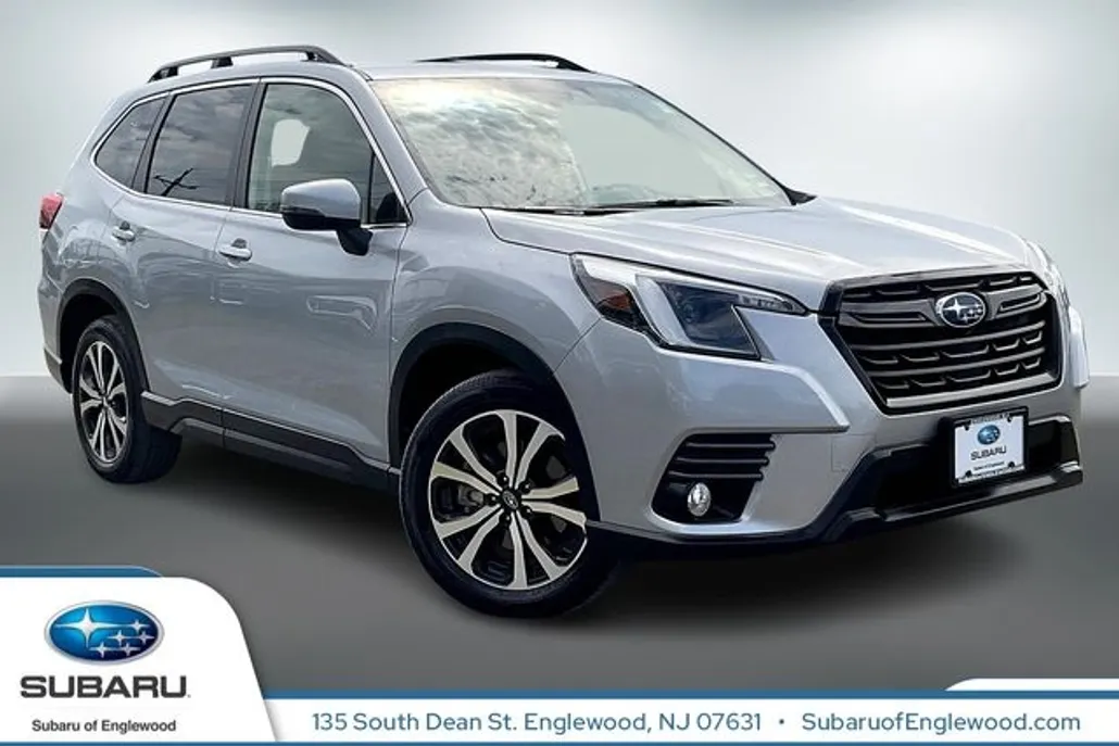 2022 Subaru Forester Limited photo 1