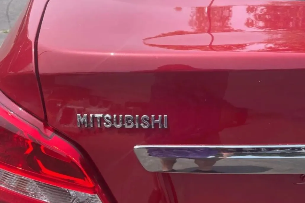 2018 Mitsubishi Mirage G4 ES photo 1