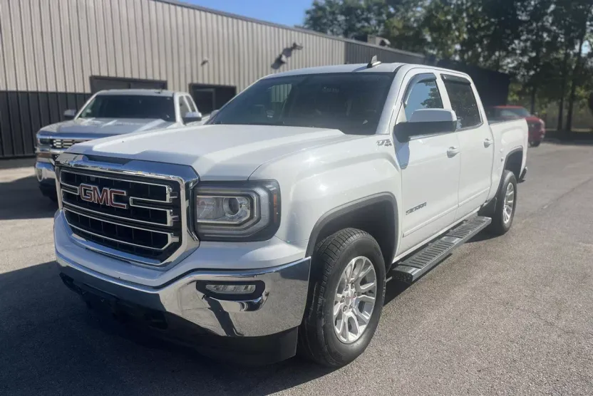 2017 Gmc Sierra 1500 SLE photo 1