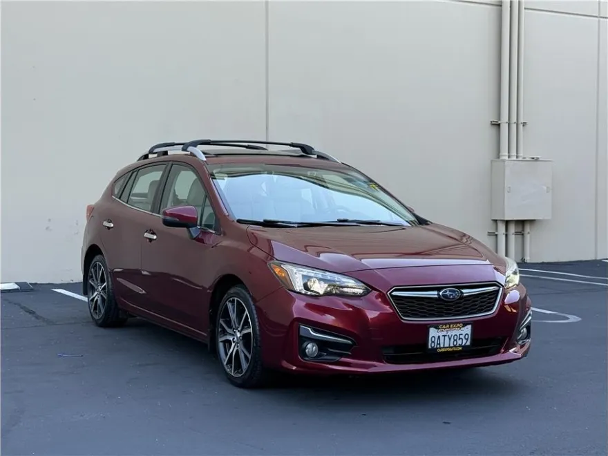 2017 Subaru Impreza 2.0i Limited photo 1