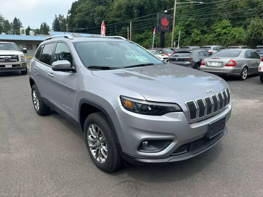 2021 Jeep Cherokee Latitude Lux Sport photo 1