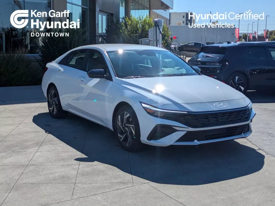 2025 Hyundai Elantra SEL Sport photo 1