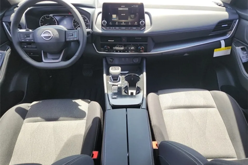 2026 Nissan Rogue SV photo 1