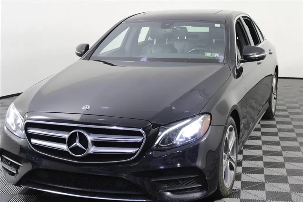 2019 Mercedes Benz E 300 photo 1