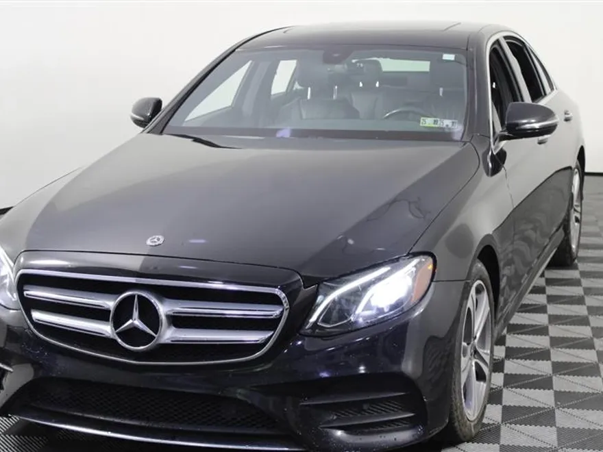 2019 Mercedes Benz E 300 photo 1