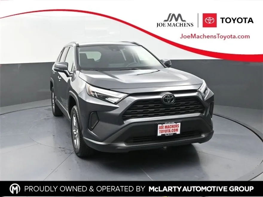 2025 Toyota RAV4 Hybrid XLE photo 1