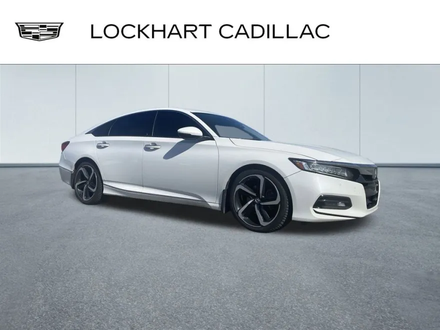 2018 Honda Accord Touring photo 1