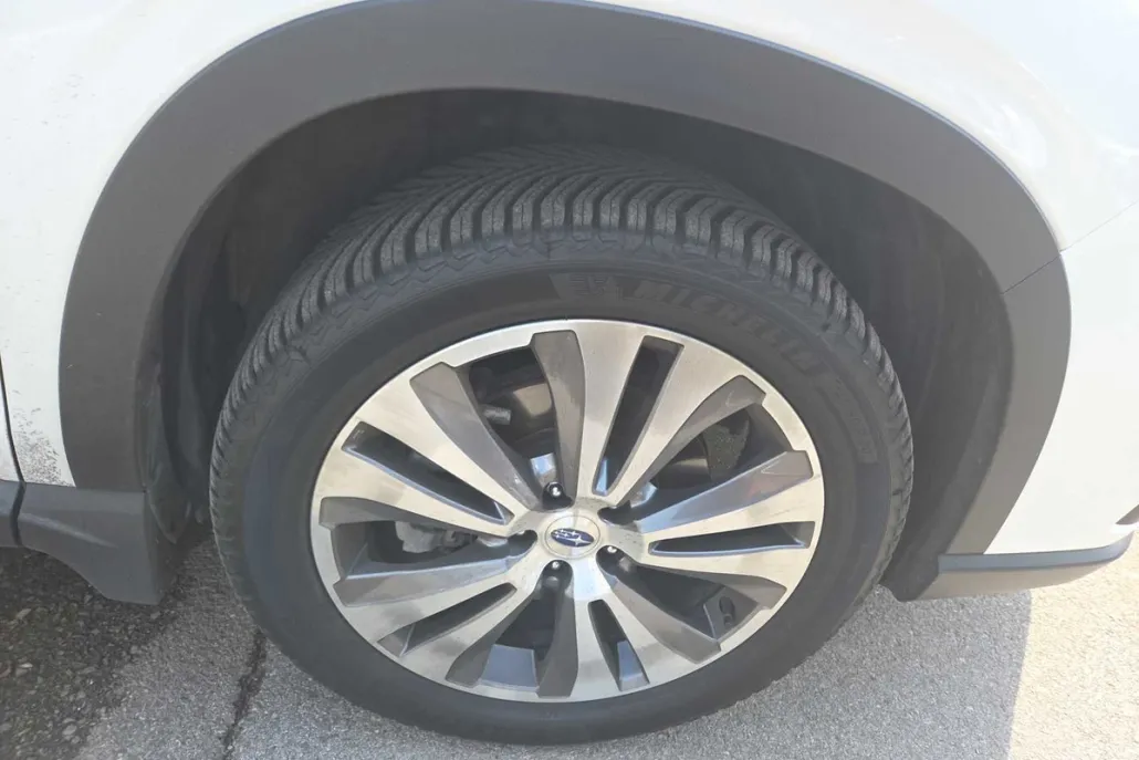 2021 Subaru Ascent Touring photo 1